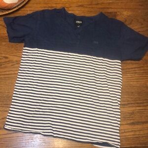 EUC Strata button v-neck t-shirt